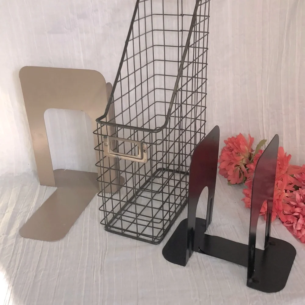 Lot 3 metal book ends black & beige & large metal wire mesh filing storage box